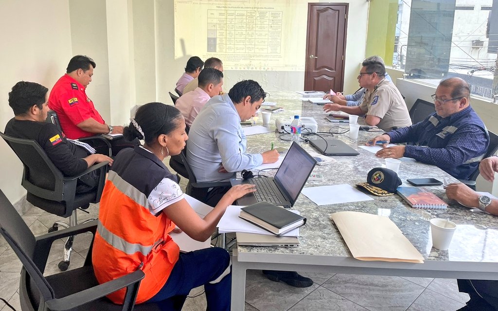 Riesgos Ecuatoriano se reunió con el COE Cantonal para revisar acciones ante la época lluviosa