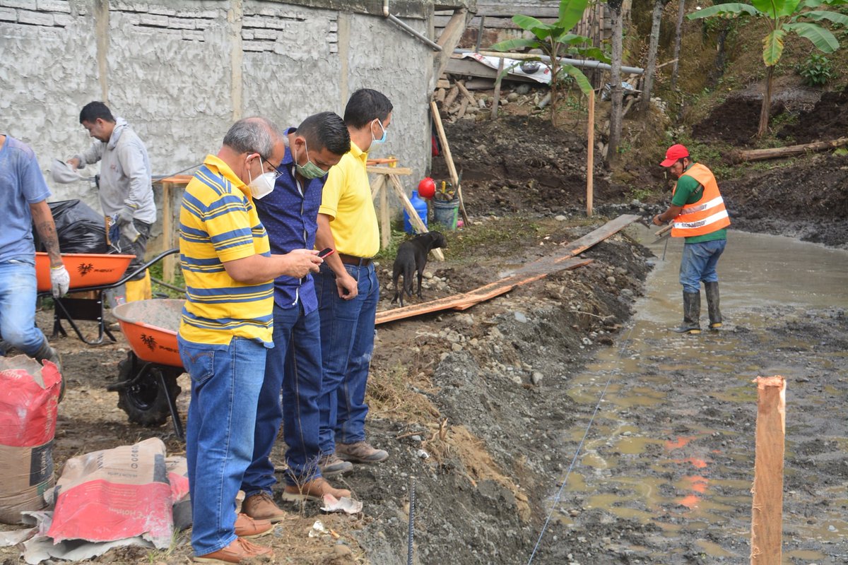 Inician obras de pavimentación y agua en Los Abandonados, Sánchez González