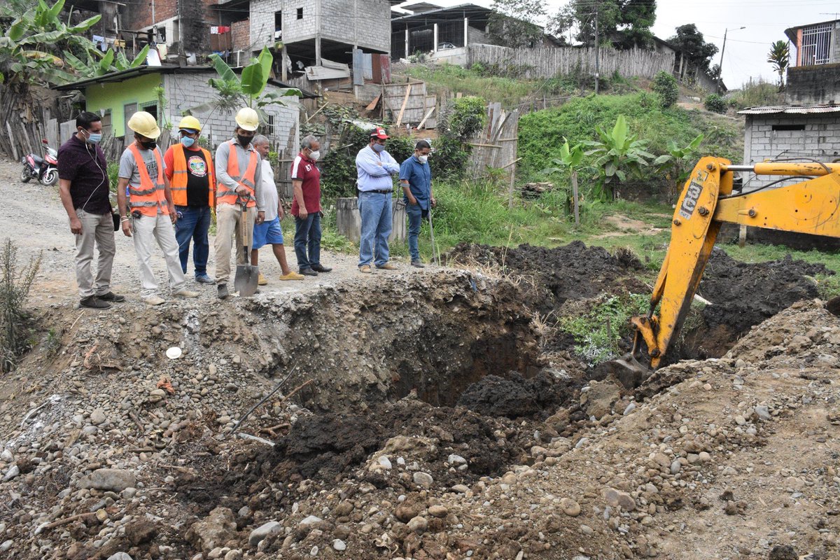 Inicia construcción de calle en Empalme que une tres sectores