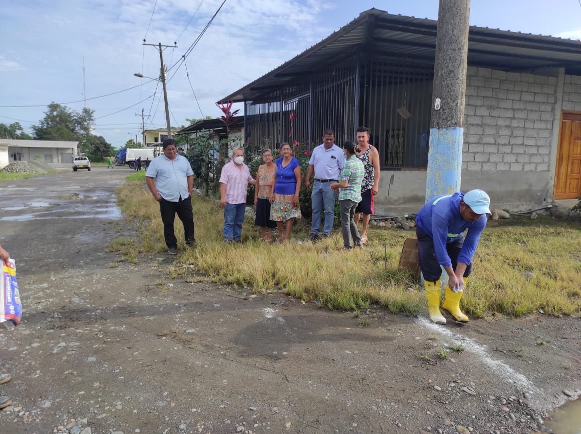 Obras de pavimentación y aceras avanzan en El Empalme