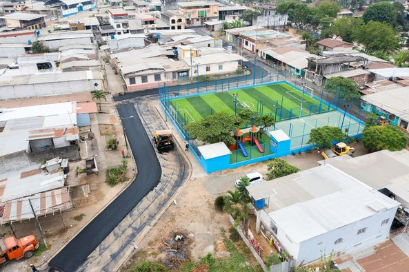 Recapeo asfáltico en Los Laureles complementa obra deportiva en El Empalme