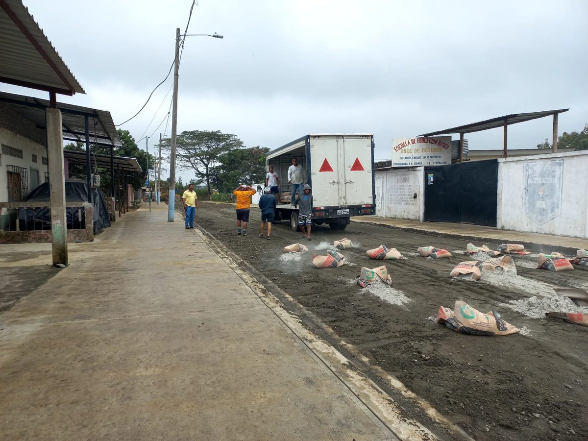 Avanzan obras de preparación para asfaltar calles en El Empalme