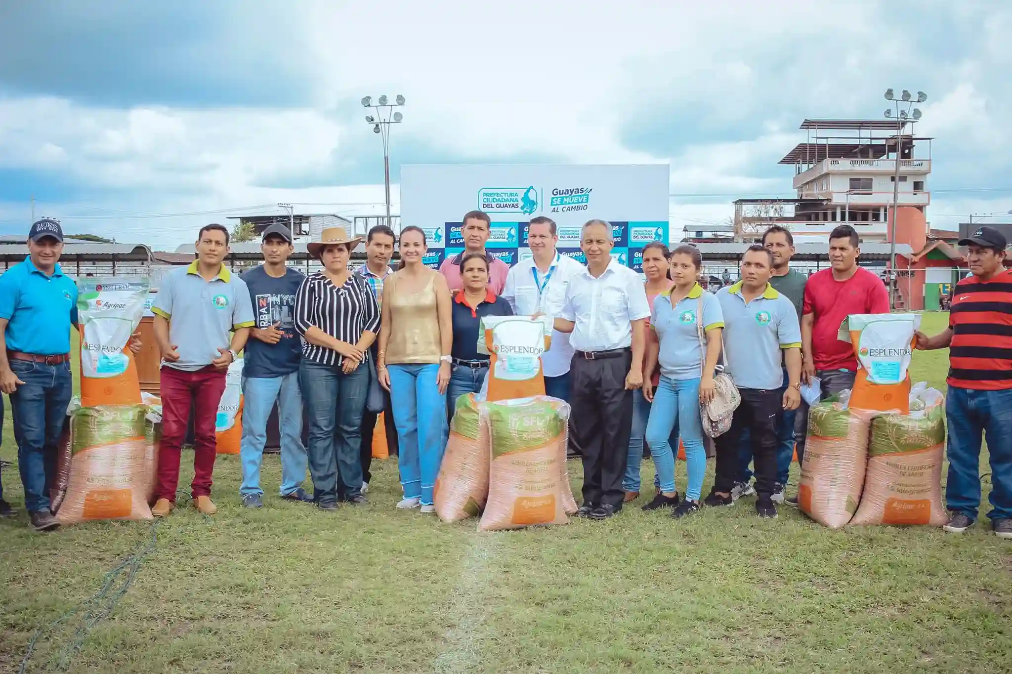 Prefectura del Guayas entrega 1.333 semillas a agricultores de Balzar, Colimes y El Empalme