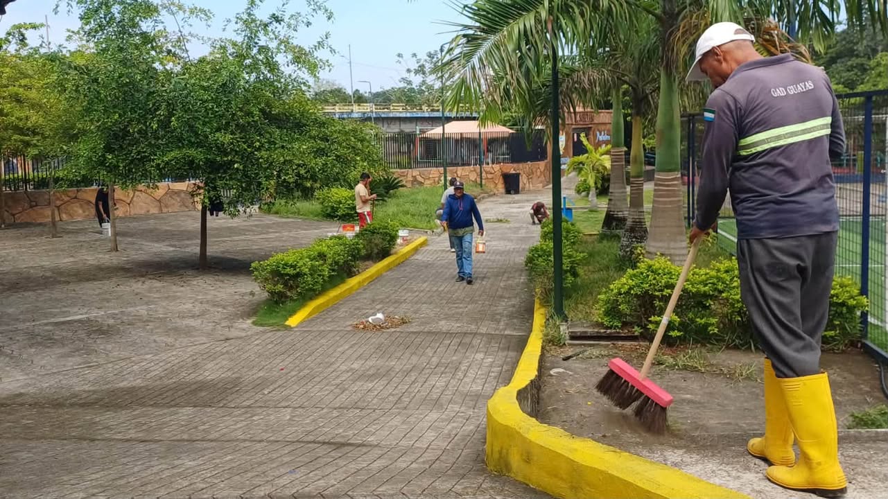 Prefectura del Guayas inicia mantenimiento y pintura de espacios públicos en El Empalme