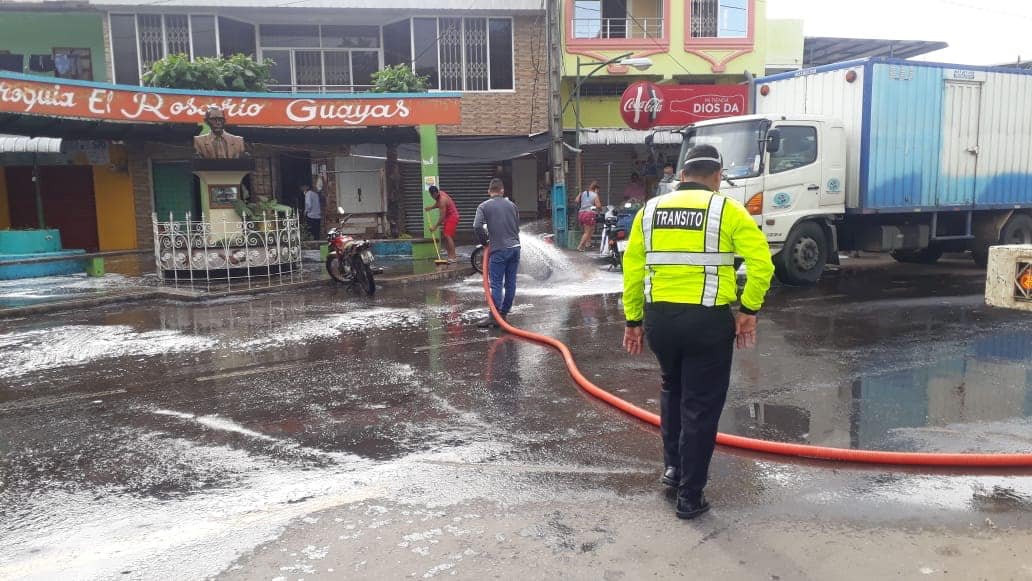 Desinfectaron el casco comercial de El Rosario en El Empalme