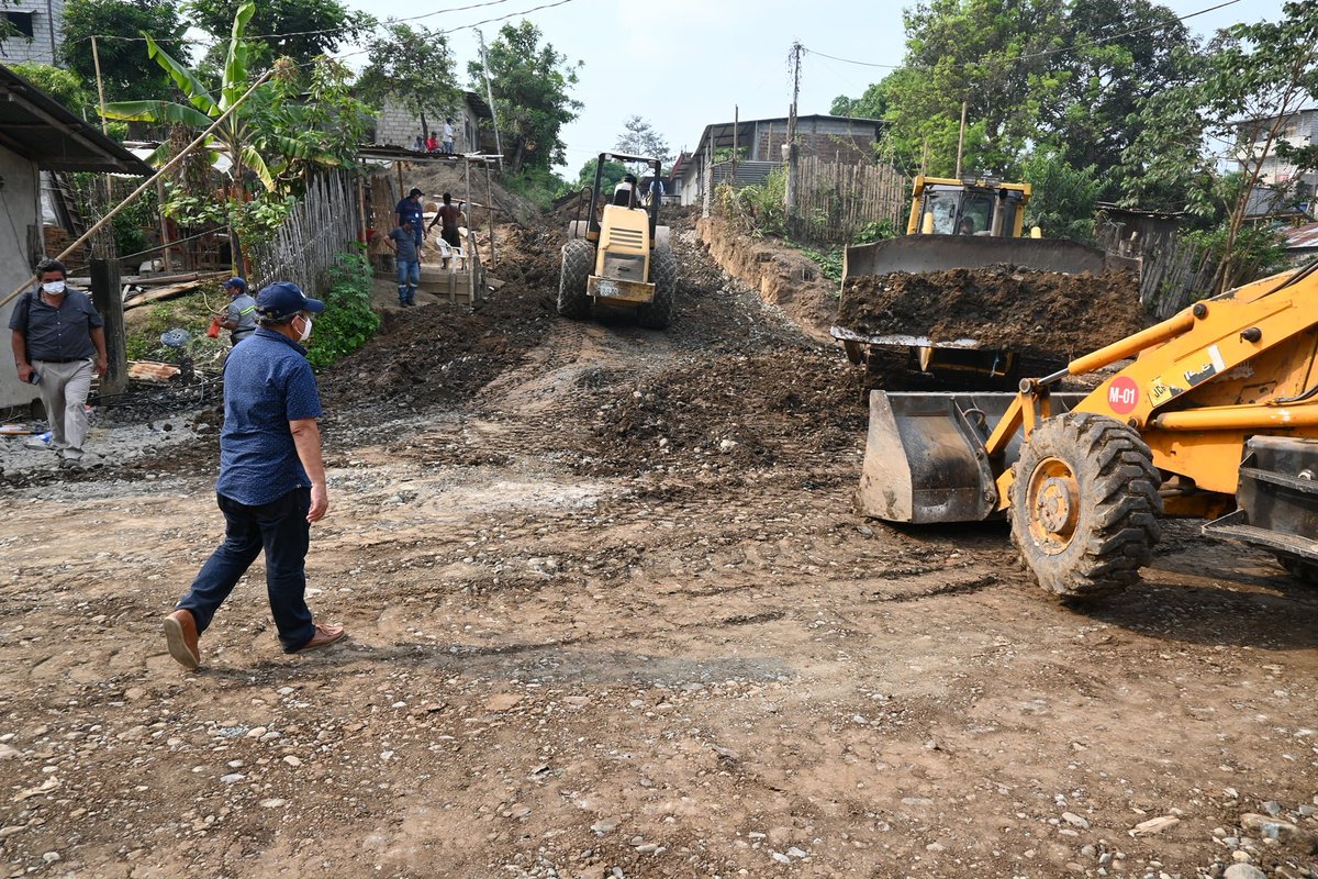 Obras de agua y calles avanzan en El Hueco, El Empalme