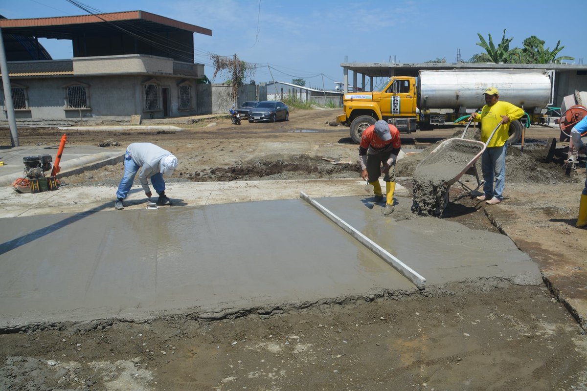 Avanza la obra vial en Las Tecas 2da etapa frente al colegio Auhing