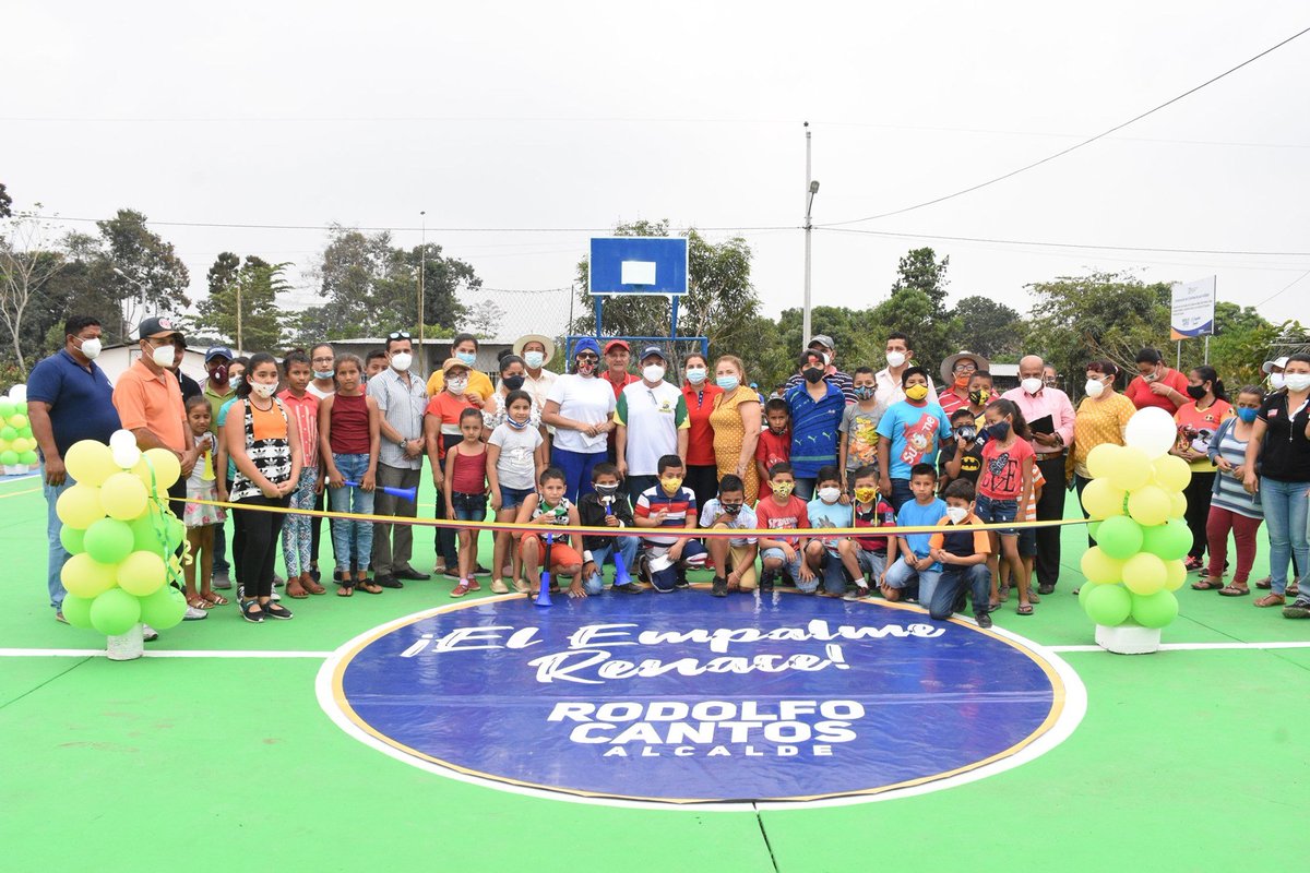 Cancha con iluminación se entrega en San Basilio, El Empalme