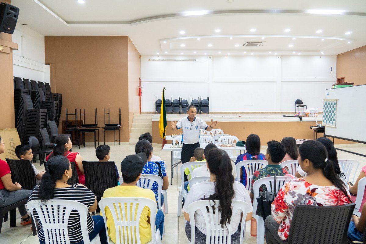 Niños de El Empalme inician curso de ajedrez con apoyo municipal