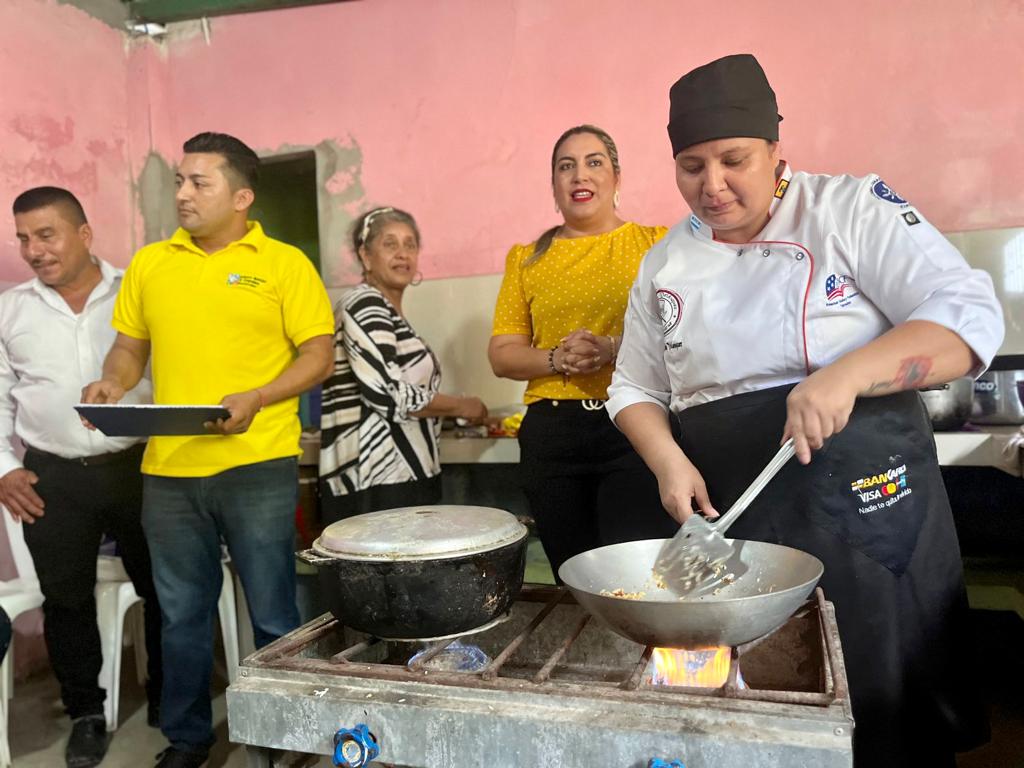 Autoridades inspeccionan talleres de emprendimiento en cantones del Empalme