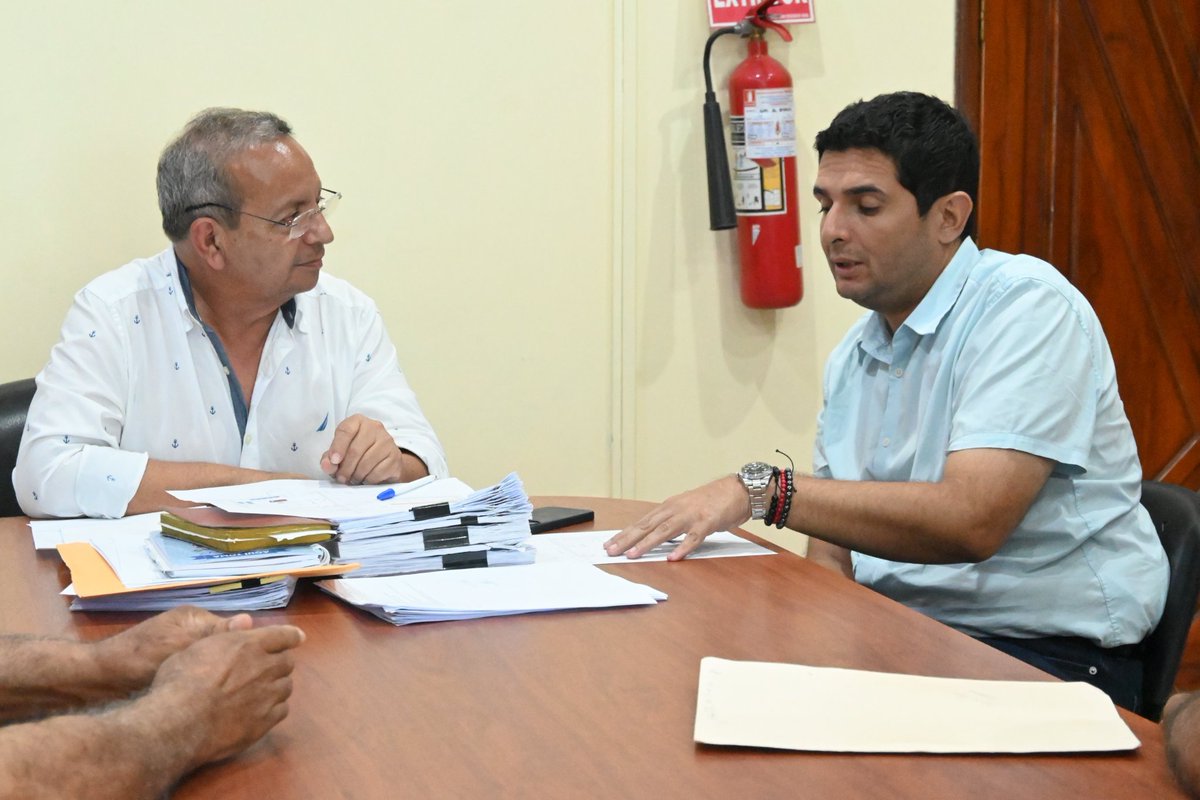 Alcaldes de El Empalme y Balzar apoyan laboratorio del Seguro Social Campesino