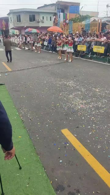 Parroquia La Guayas celebra 80 años con desfile cívico estudiantil